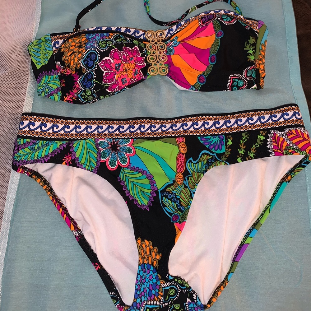 Trina Turk Bathing Suit 🏝🔆💕